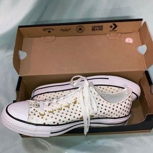 Polka dot converse
